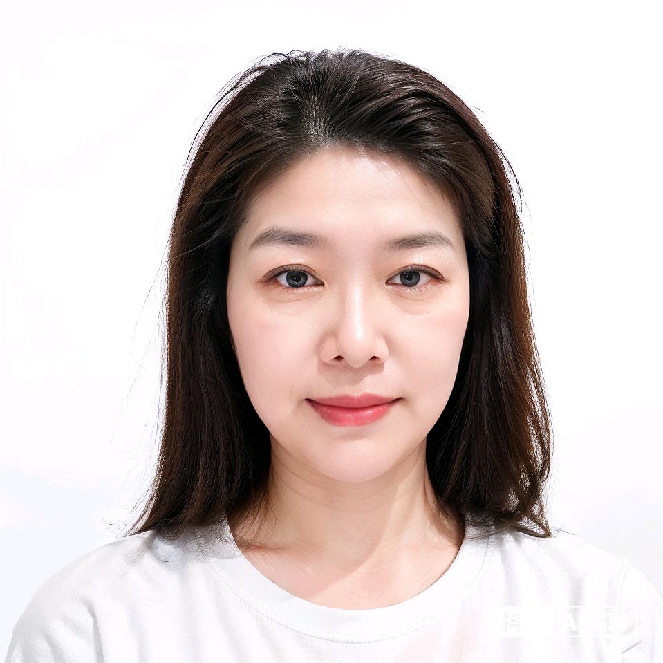 潘小平