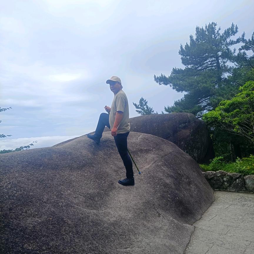 山高人为峰