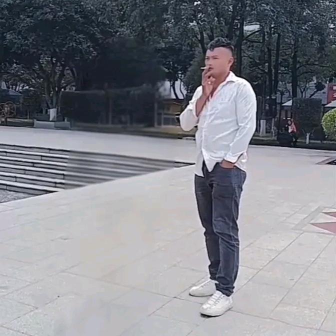 笑似心酸