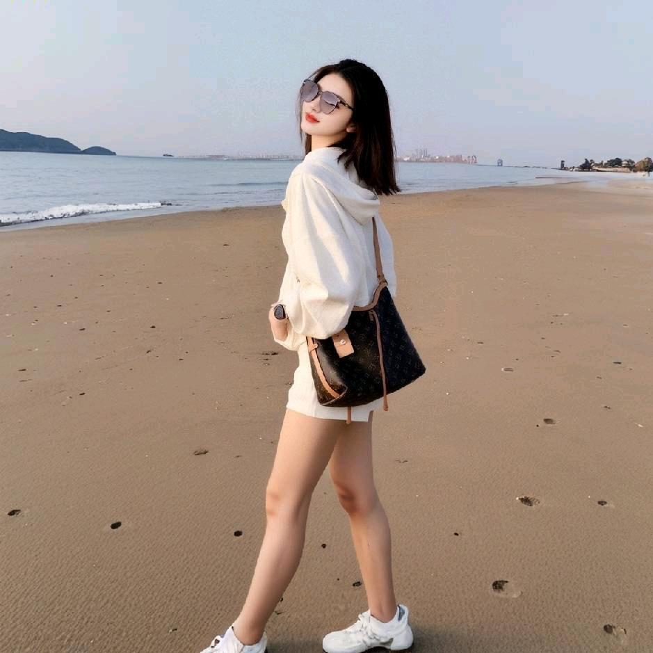 莲莲呀