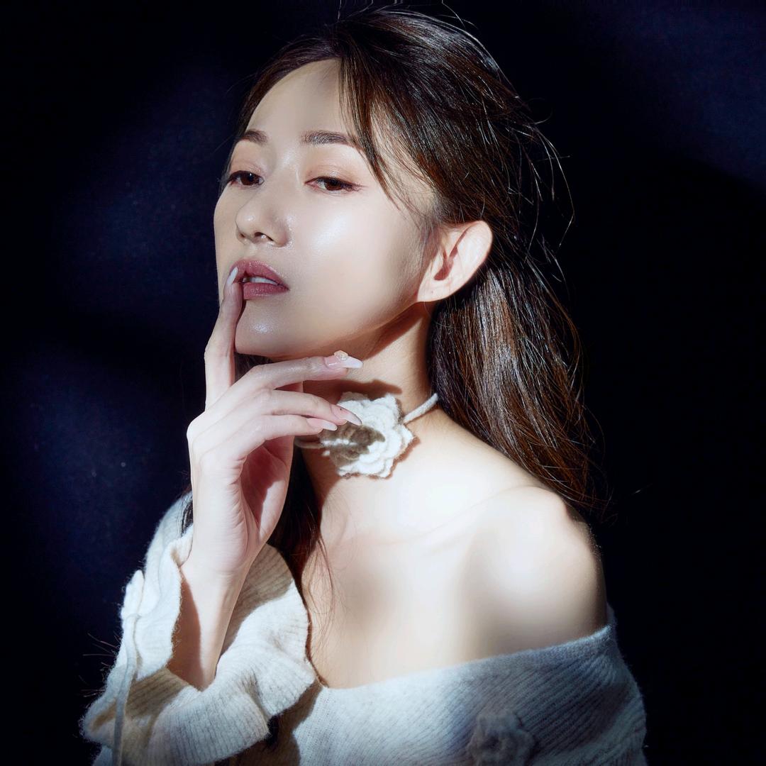 柒 月
