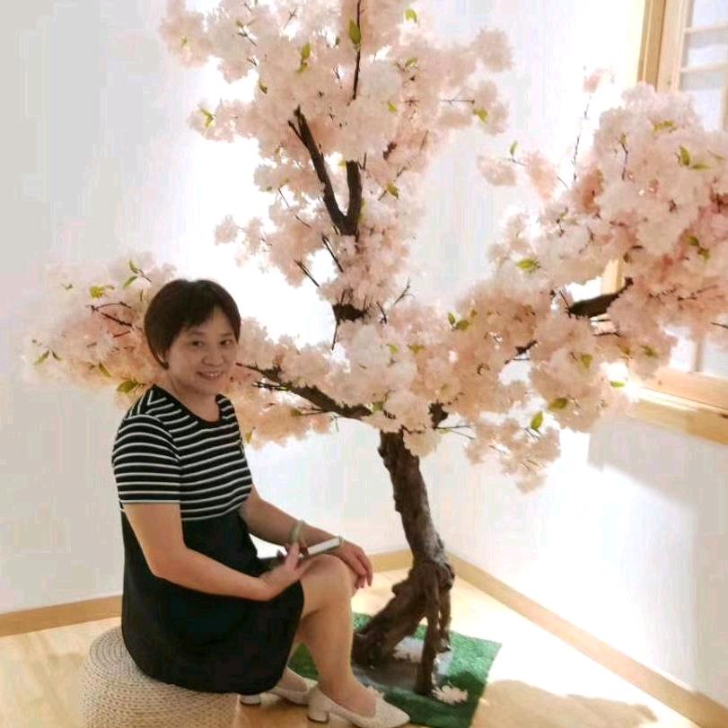 用户芳芳