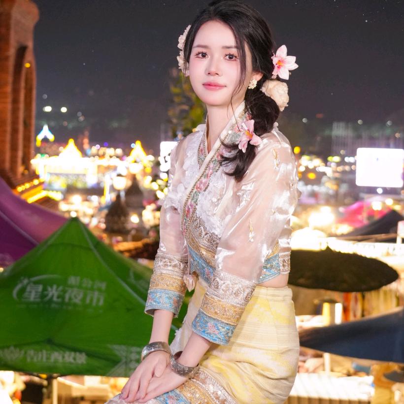 双姐爱化妆