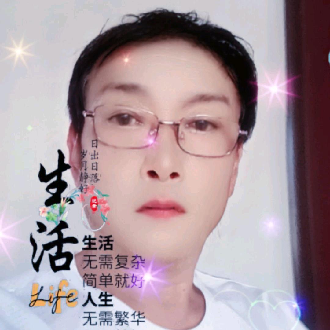 张寄月笑口常开