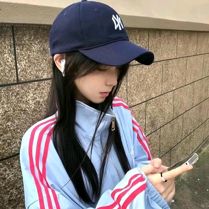 -小鲨鱼^.