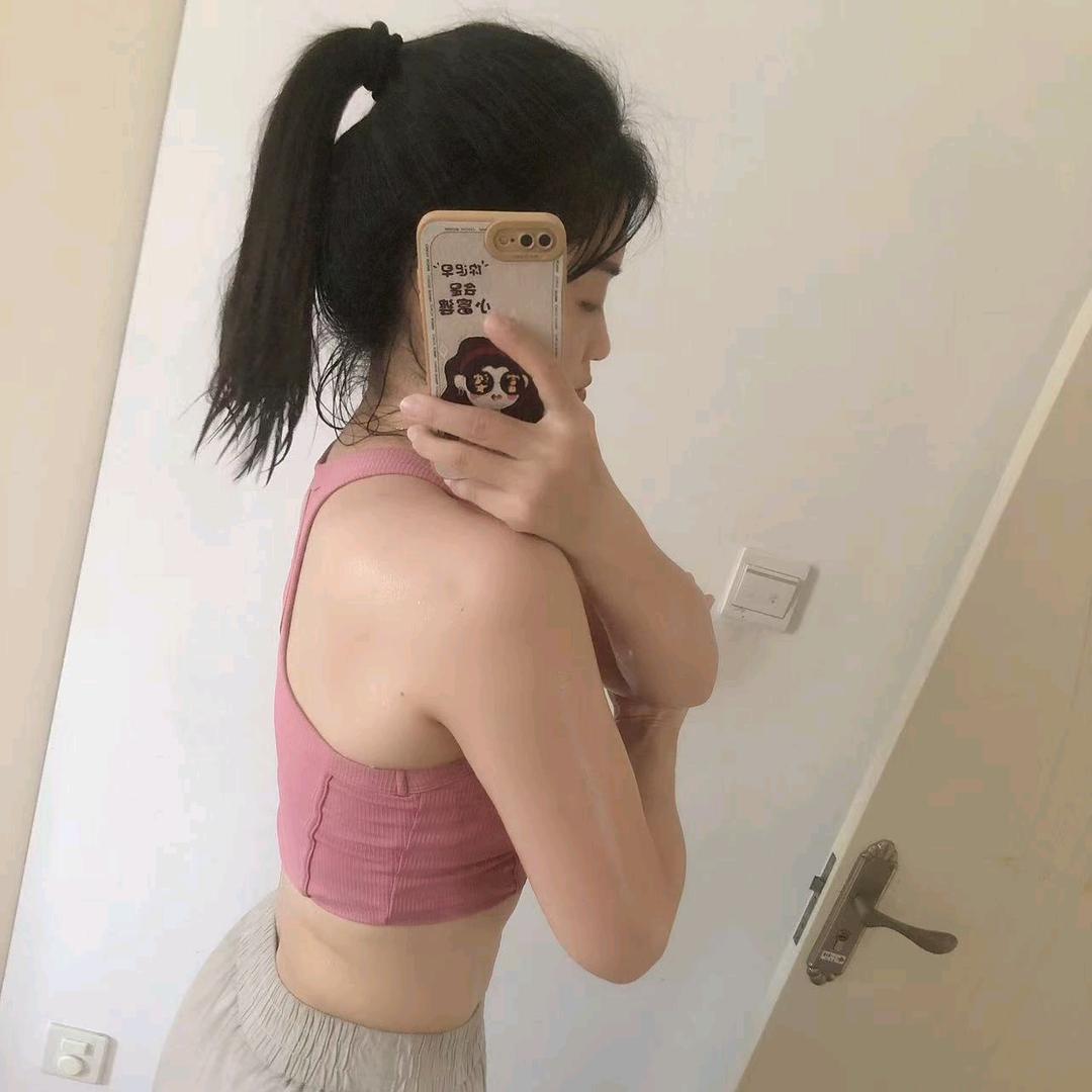 白玉爱健身