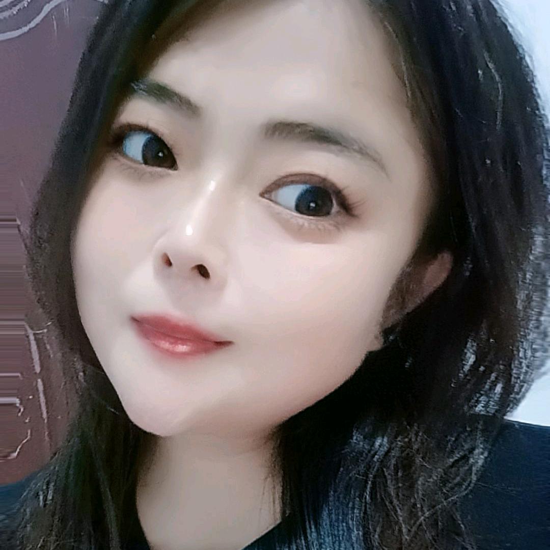 笑着往前走