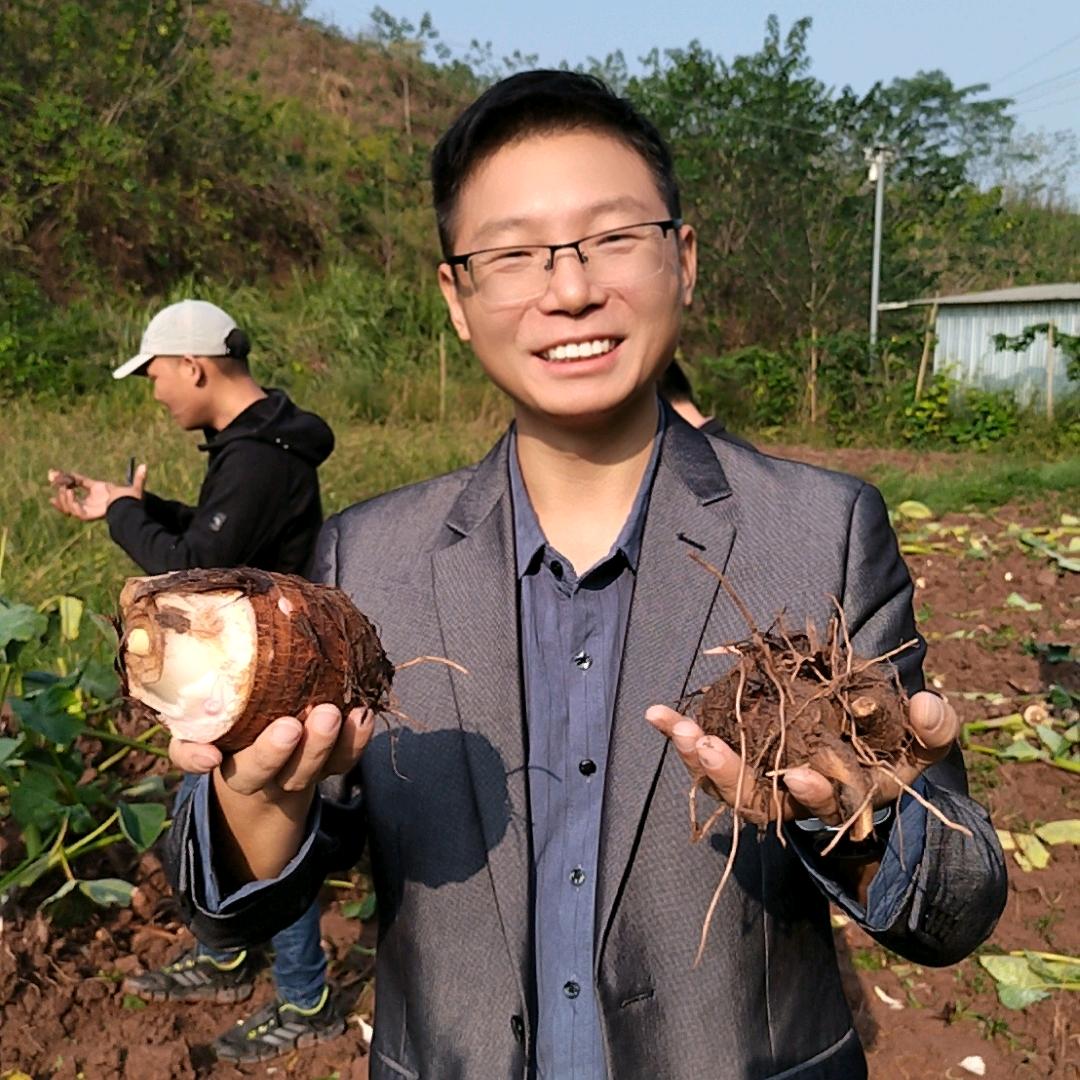 黎小龙（驻村第一书记🌾）