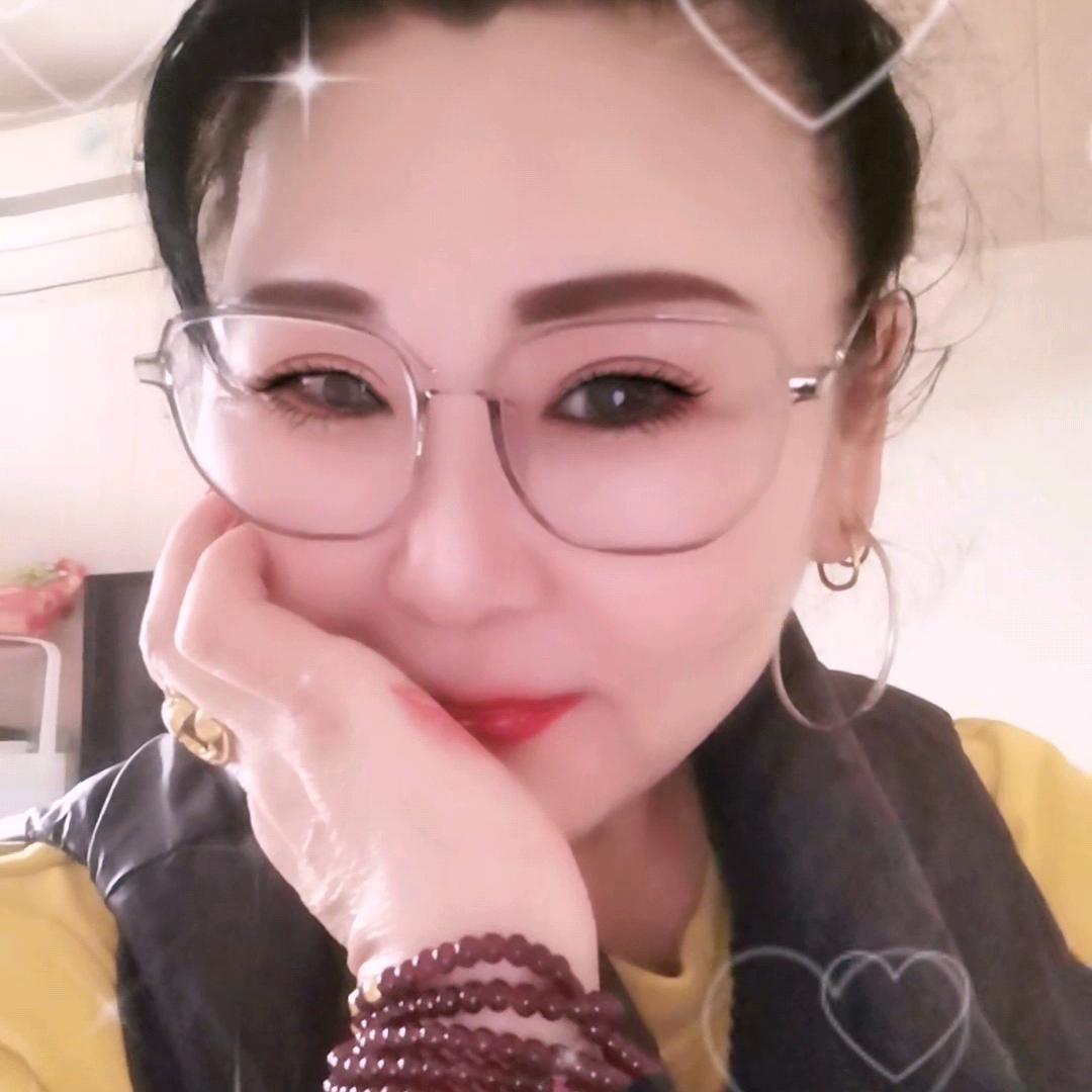 杨妞.