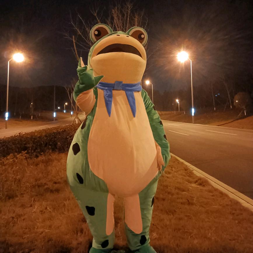 草坪蛙蛙（蛙妹）