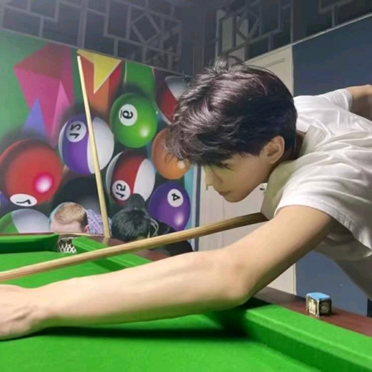 台球阿伟