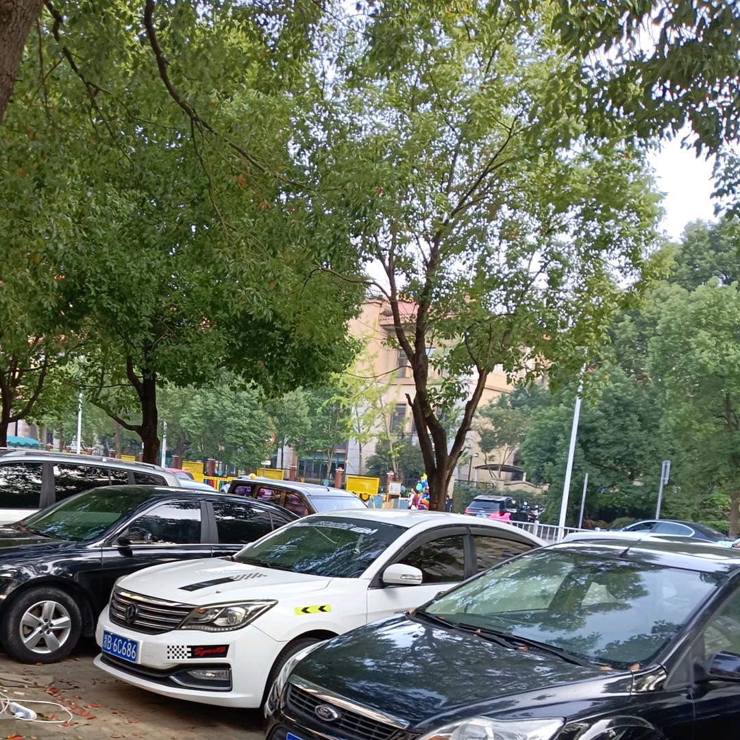 海光二手车（小胖）