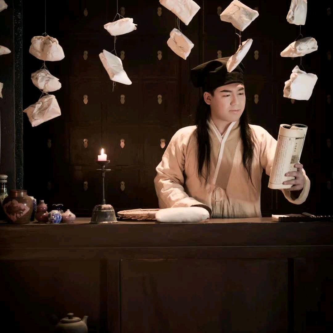 小尹老师