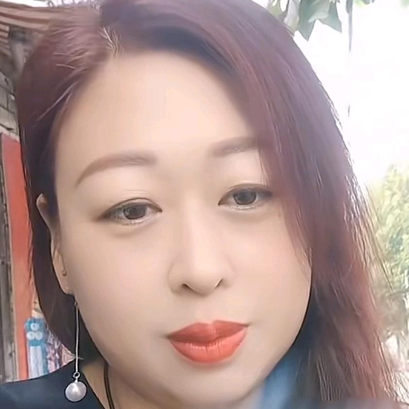 李依依