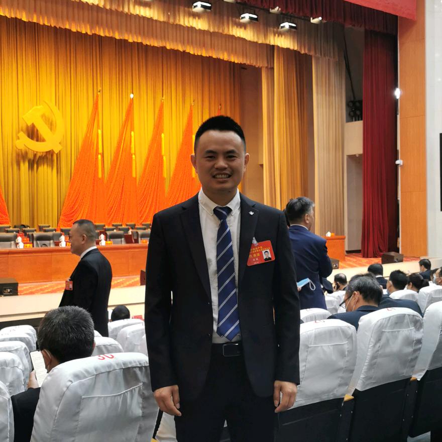 村支书老黄