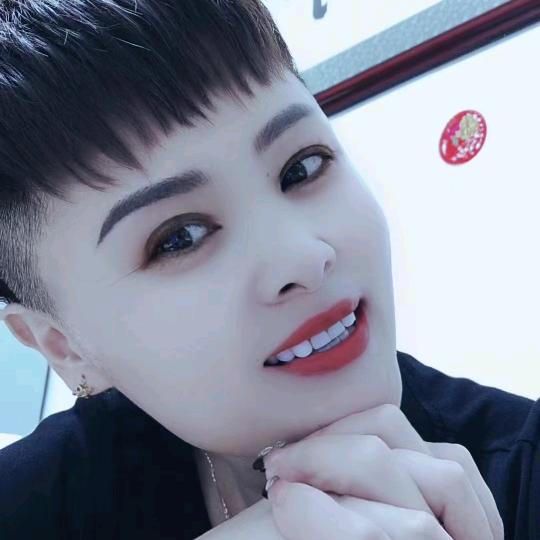 龙女《一个人的天空》