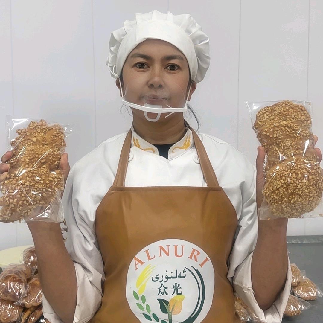 众光阿热孜古丽综合饼干店