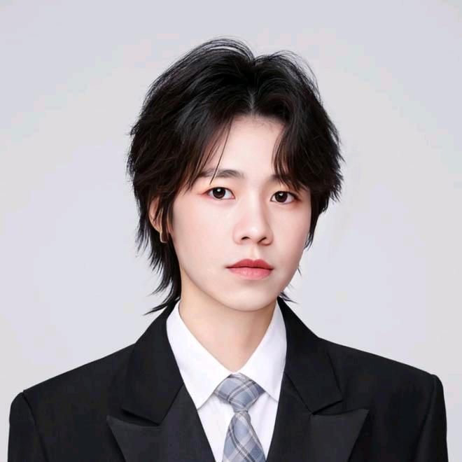 潘少：🎸爱音乐🎤