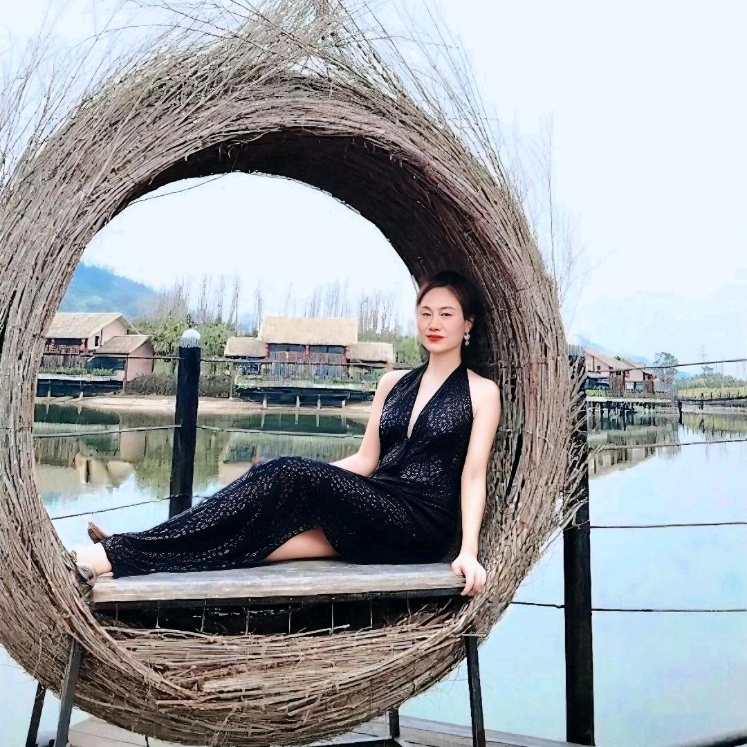 ღ᭄向素英ꫛ💞