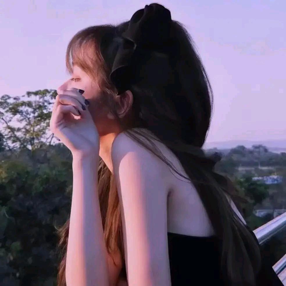 是小美吖⁷⁷⁶