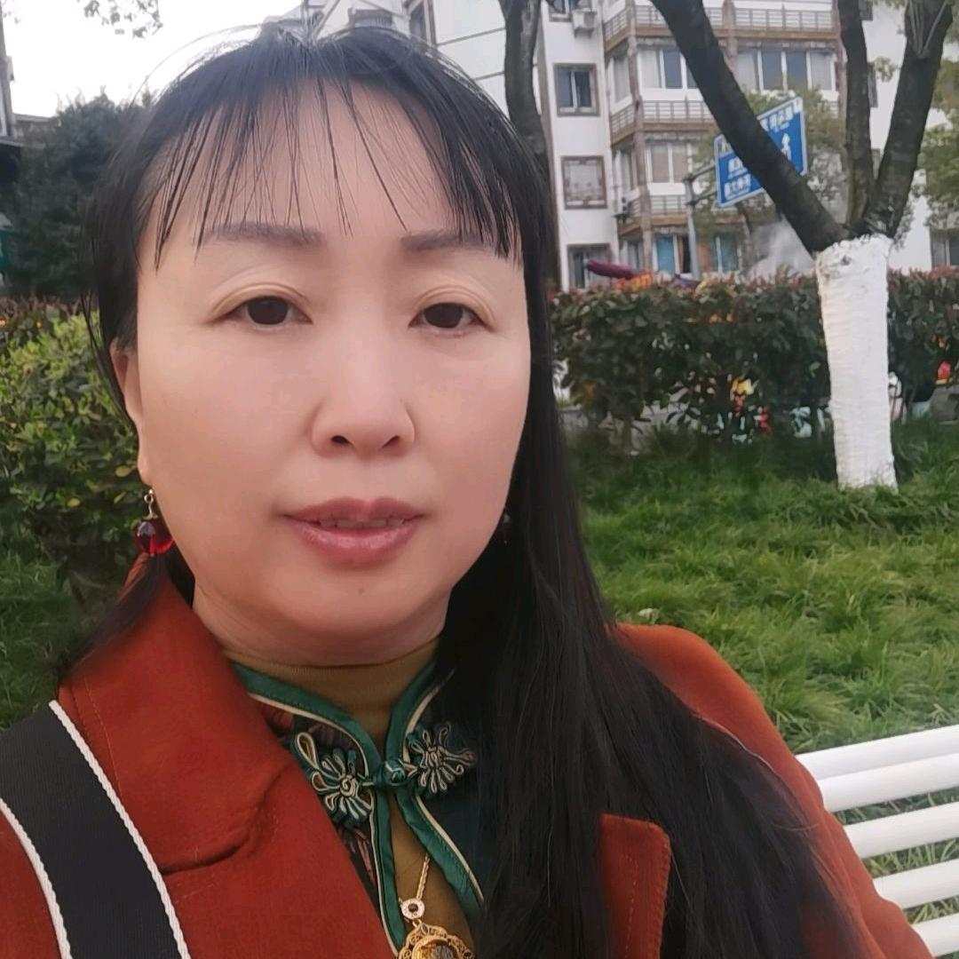 何姐