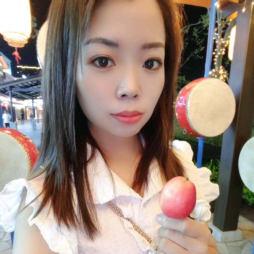 卖三角粑，乔粑的小张