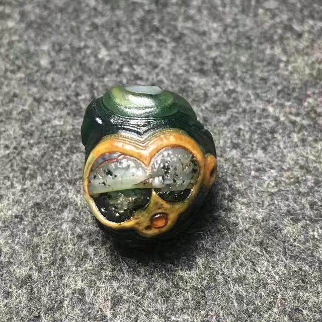 奇石老酒