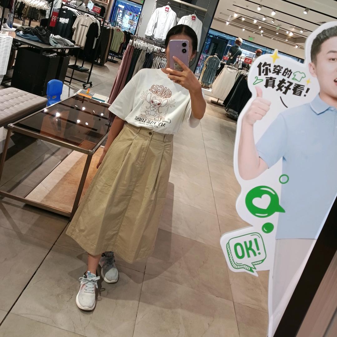 南宁森马万达茂店2楼
