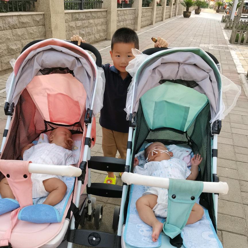 小兵爸爸和三个娃