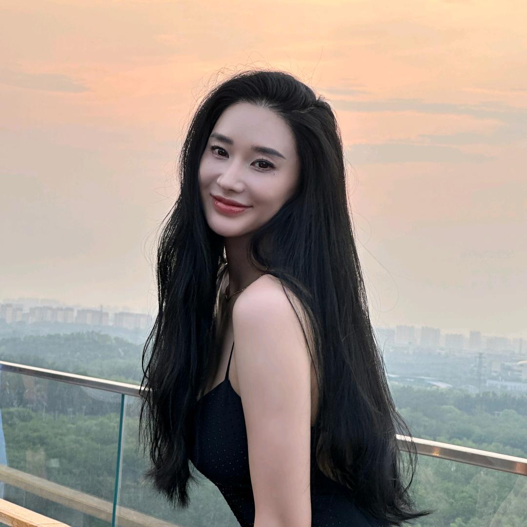 奕彤