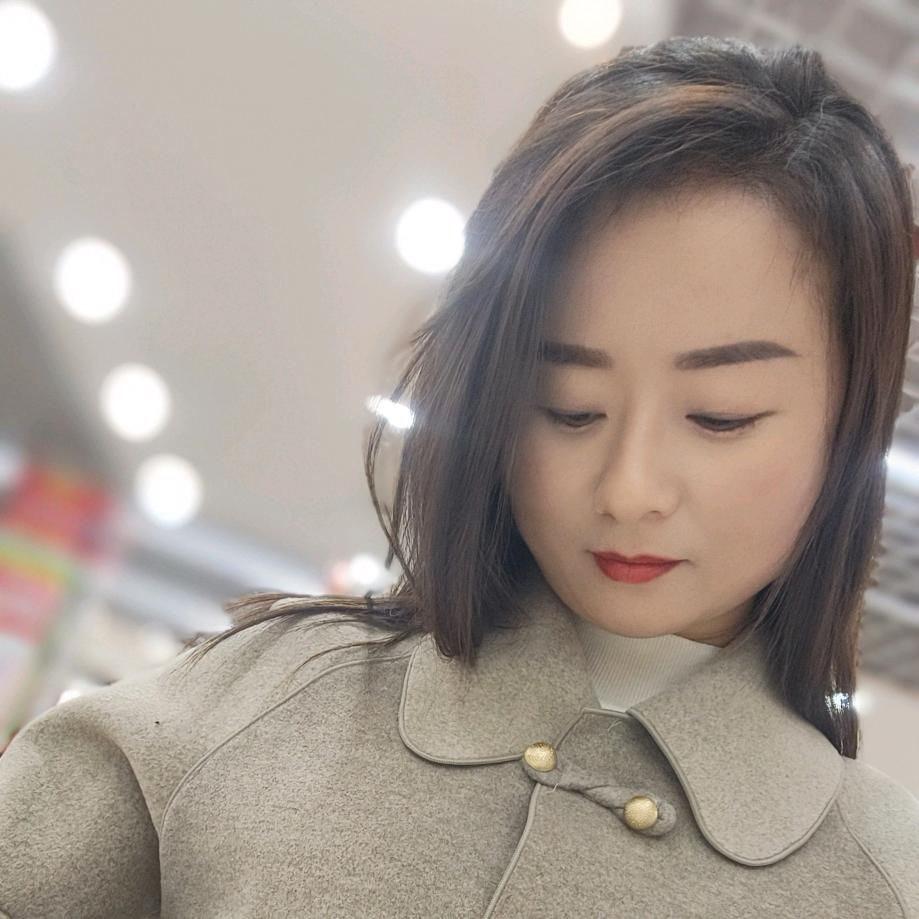 爱笑的女生