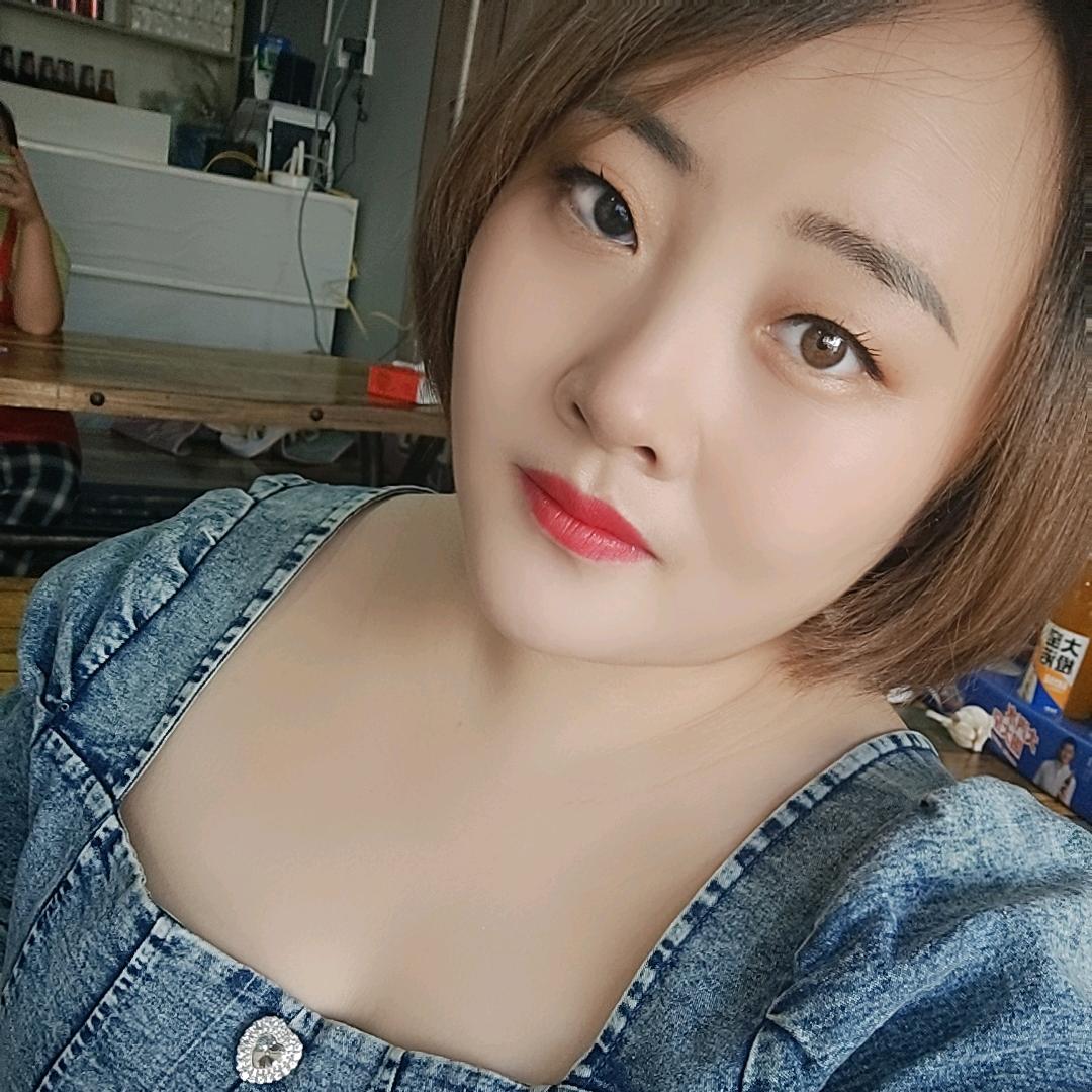 ╮＼芸兒／╭