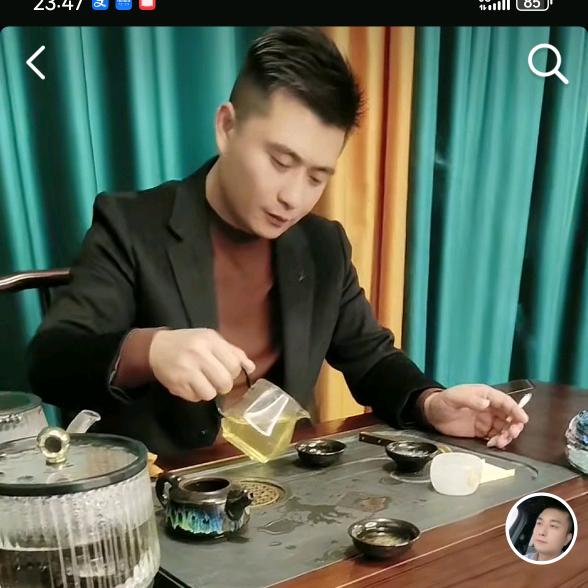 靳飞