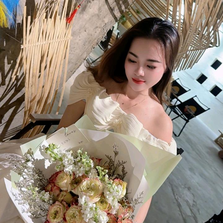 易家女儿（永顺快修轮胎洗车店）
