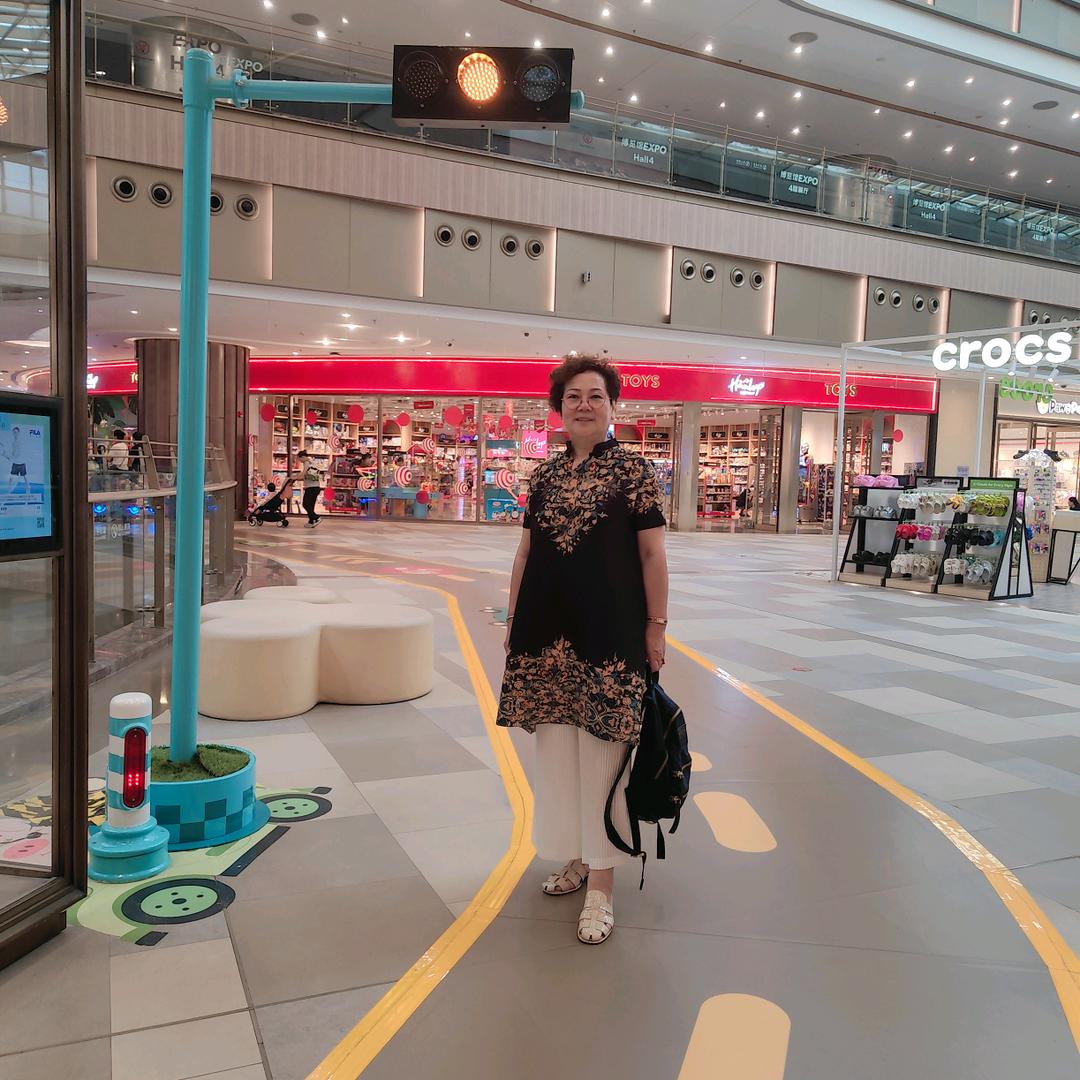 兰云姐妹服饰店