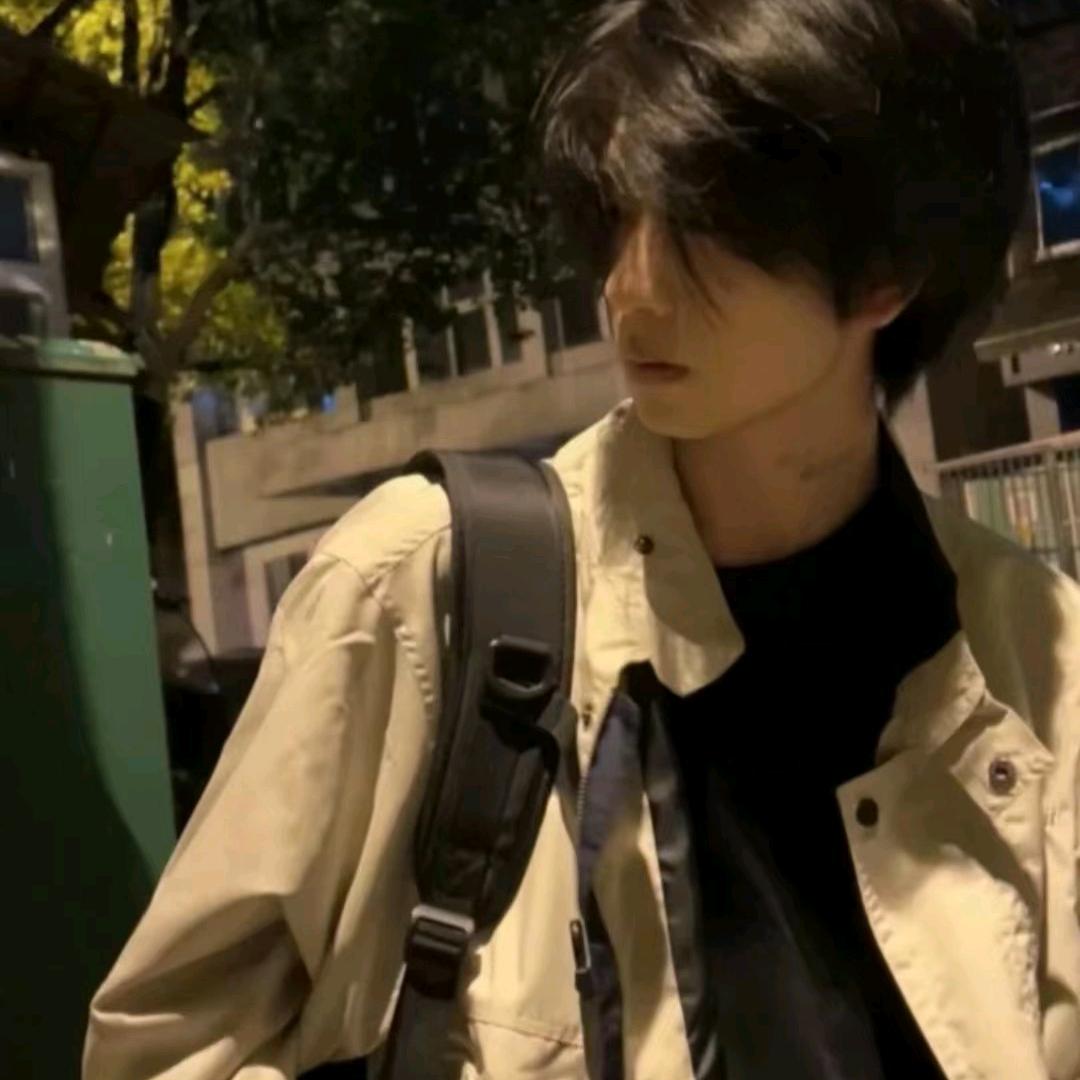 莫闫