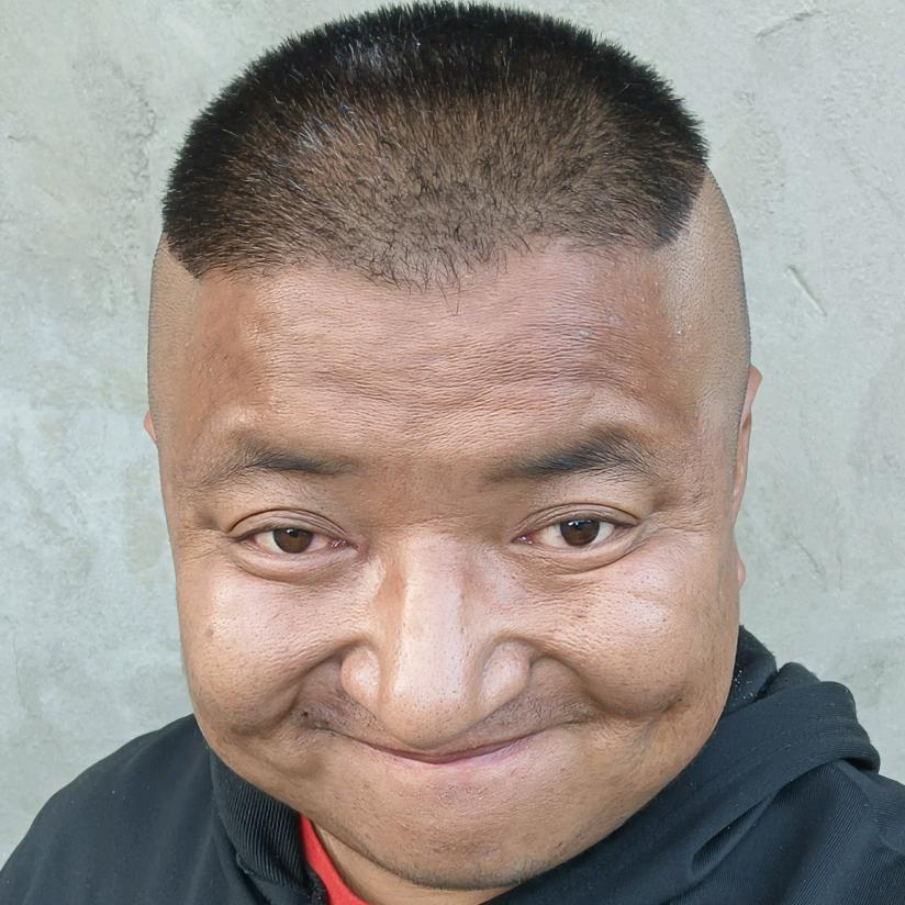 江边小阿哥