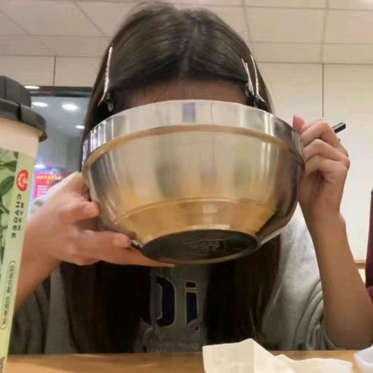 嘴叭叭的