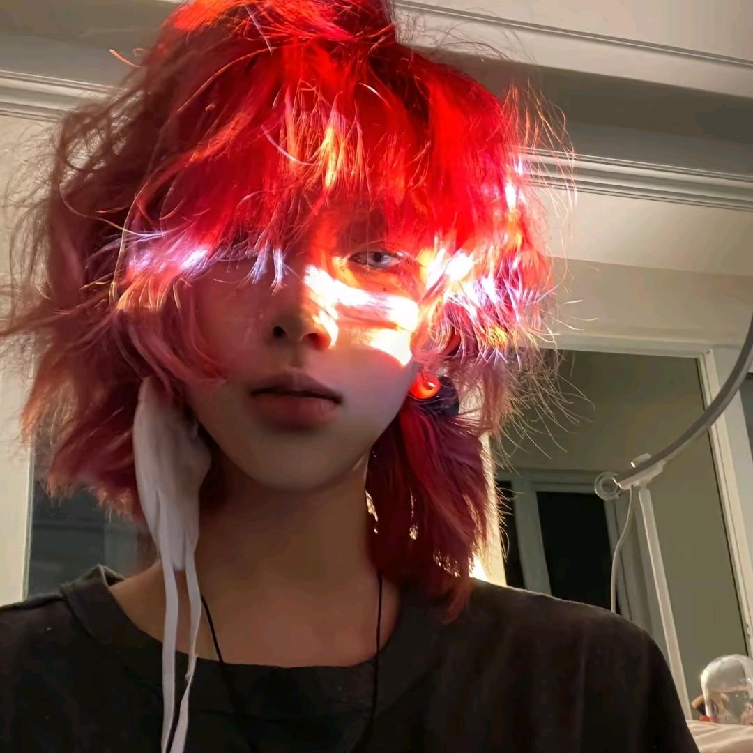 偷吃前妻骨灰被女朋友和老婆暴打