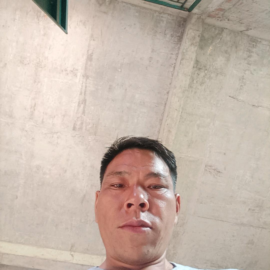 假装爱我的人不需要