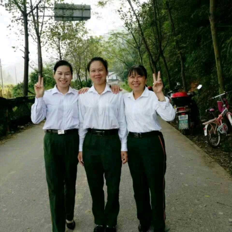 邝洋连，