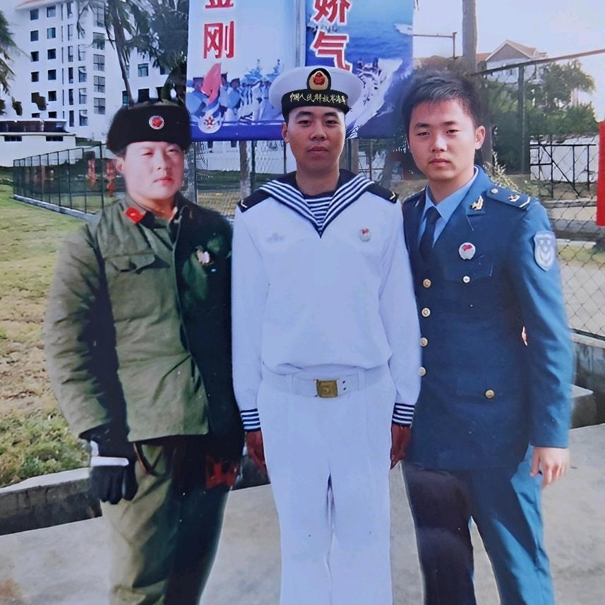 父子陆海空