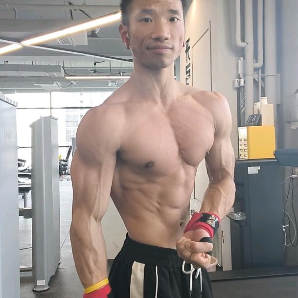 爱唱歌的健小丘