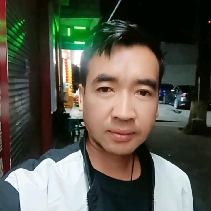 小鲁，