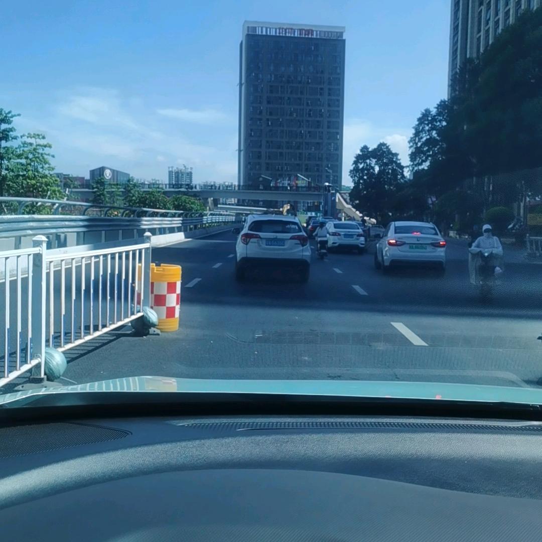 爱思考的阿伟