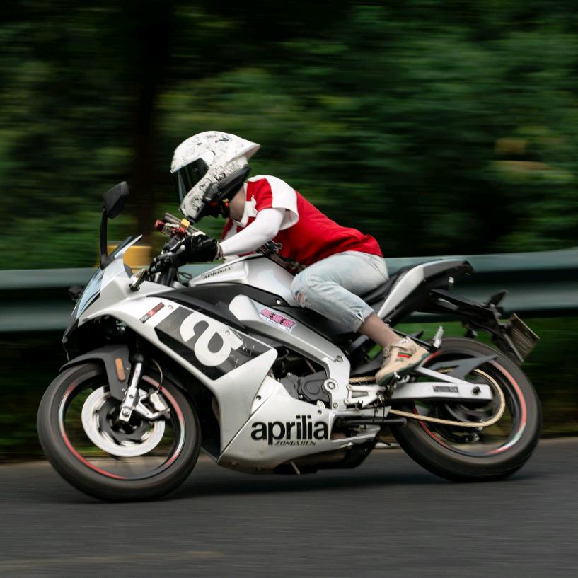 1c.🏍️