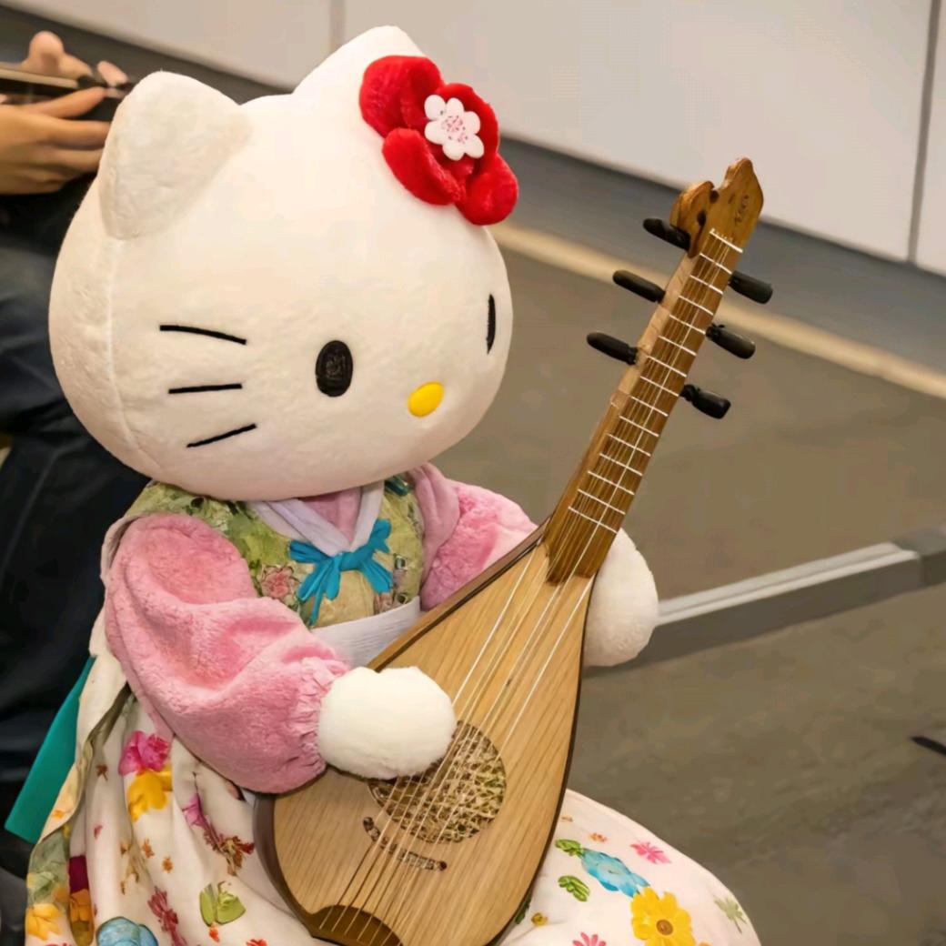 弹琵琶的小姑娘