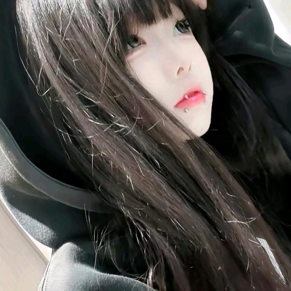 ヤ 🤍﹏        魔尊ঞ °