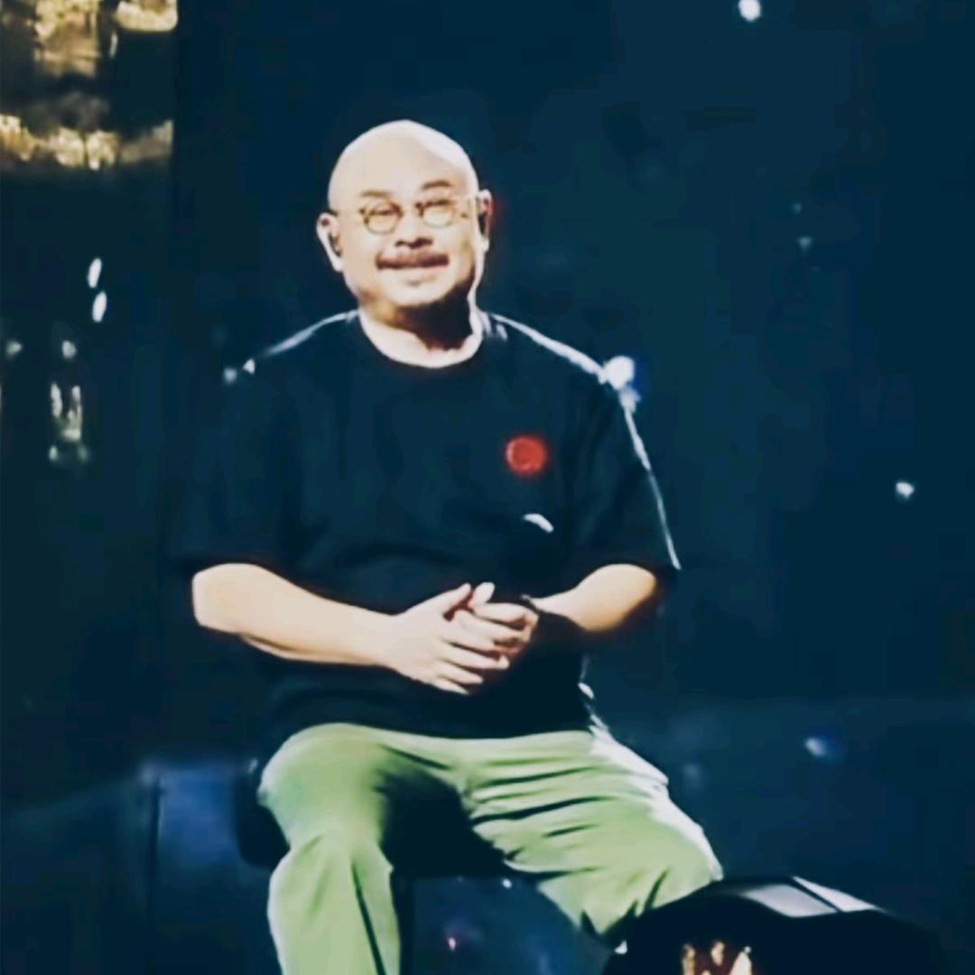 @伟
