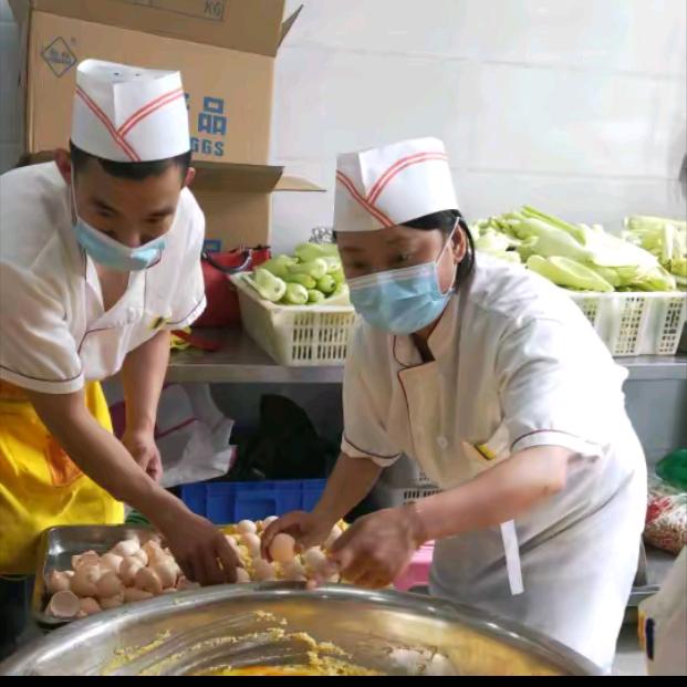 吕亚男小吃铺
